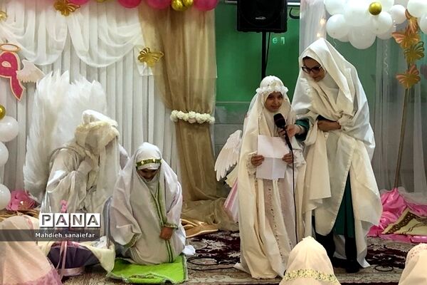 جشن تکلیف در دبستان راهیان نور ناحیه دو شهرری