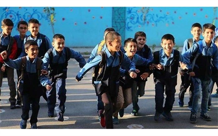 روز بدون کیف در دبستان شهید احمدی اصفهان/فیلم