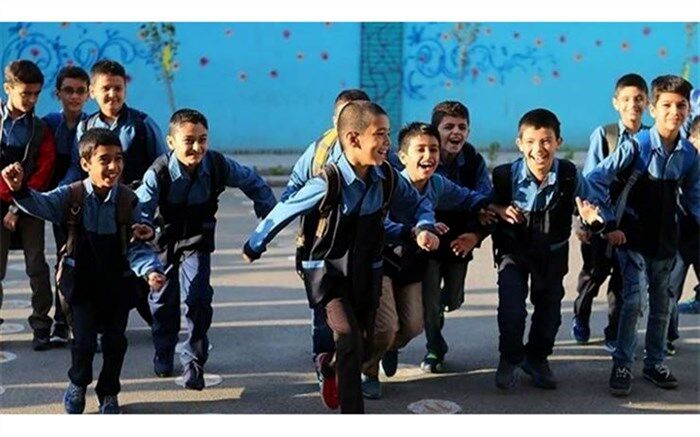روز بدون کیف در دبستان شهید احمدی اصفهان/فیلم