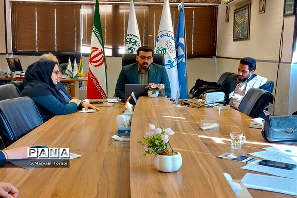 جلسه مسئولان سازمان‌های دانش‌آموزی مناطق 59 گانه فارس