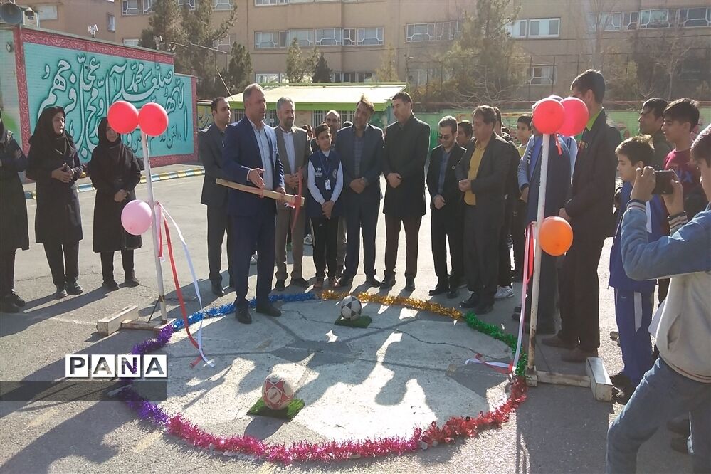 آیین کلنگ زنی زمین چمن مصنوعی دبیرستان سرآمد ناصر مشهد