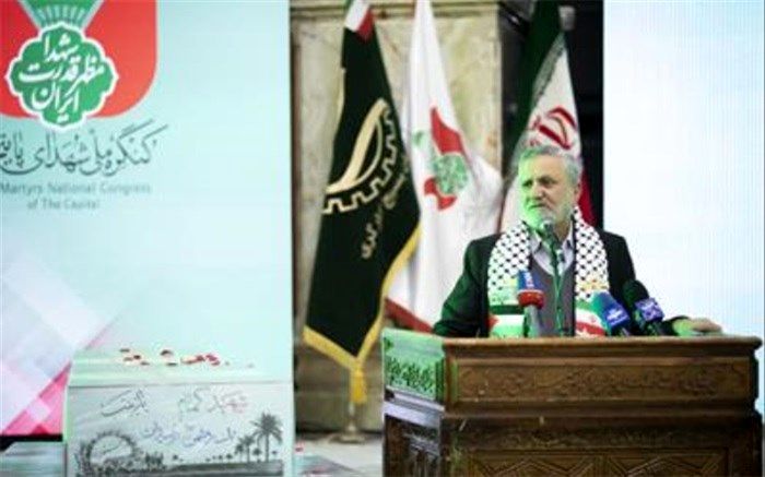 سردار سلیمانی الگوی جامعه کار و تولید کشور است