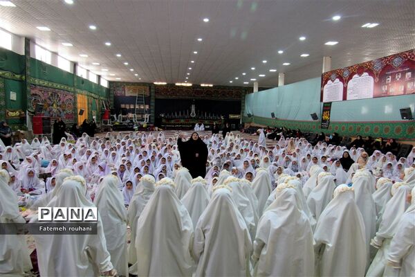 برگزاری جشن تکلیف ۴۰۰ دانش‌آموز در خلیل آباد