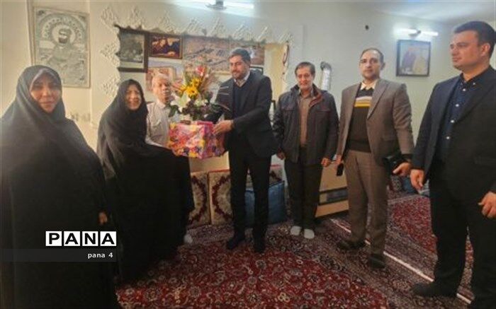 شهیدان، مقاومت و پویایى جامعه را تضمین مى‌کنند