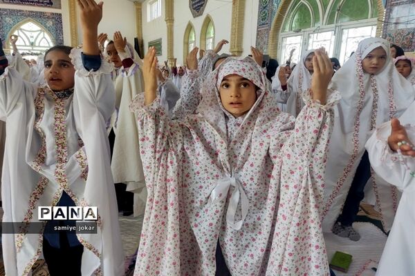 جشن عبادت دانش‌آموزان دختر شهرستان سروستان