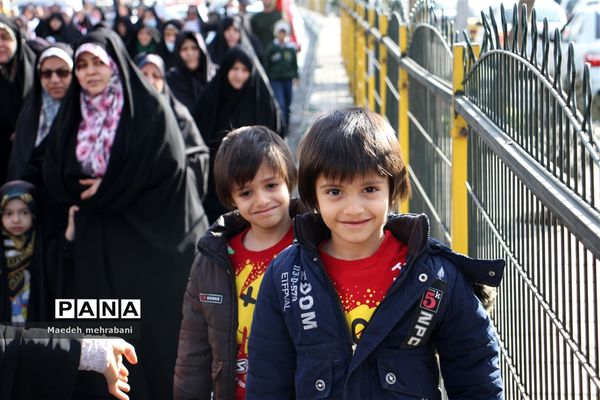 راهپیمایی مردم شهرستان قرچک علیه حادثه جنایت‌بار تروریستی کرمان