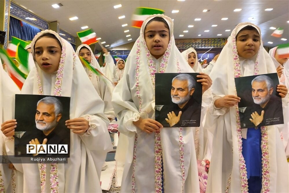 آغاز بهار بندگی و جشن تکلیف ۶۰۰ دانش‌آموز نومکلف دختر در مصای صفادشت