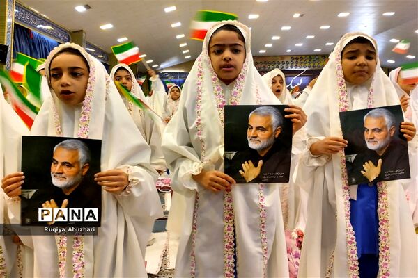 آغاز بهار بندگی و جشن تکلیف ۶۰۰ دانش‌آموز نومکلف دختر در مصای صفادشت