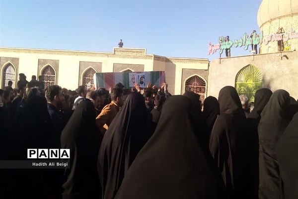 مراسم تشییع پیکر شهیده فاطمه میرزایی