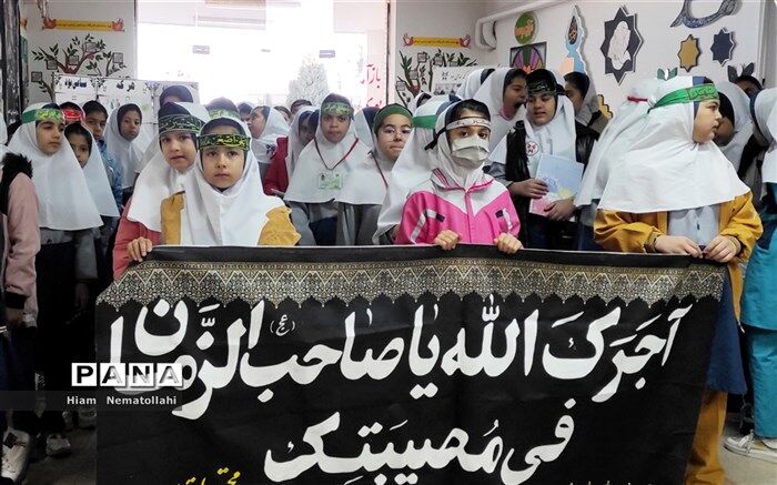 ‌دانش‌آموزان‌ آباده یاد و خاطره شهدای حادثه تروریستی را گرامی داشتند