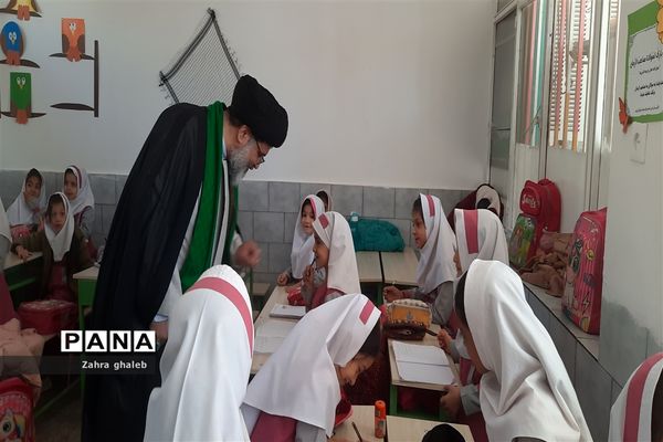 بازدید امام جمعه شهرستان بافق از آموزشگاه هفده شهریور