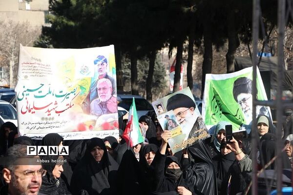 راهپیمایی مردم رودهن در محکومیت جنایت تروریستی گلزار شهدای کرمان
