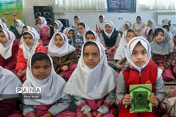 مراسم یادبود شهدای گلزار کرمان در مدارس شهرستان بافق