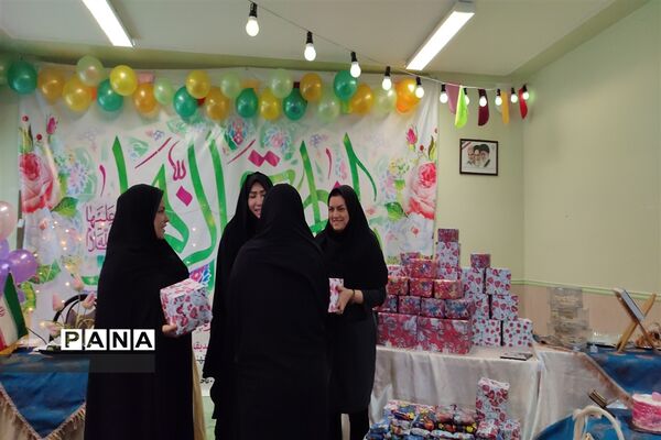 جشن میلاد حضرت زهرا(س) درآموزشگاه شاهد فاطمه الزهرا(س) شیراز