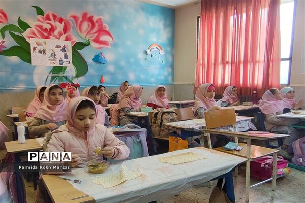برپایی سفره حضرت زهرا(س) در آموزشگاه شاهد فاطمه الزهرا (س)
