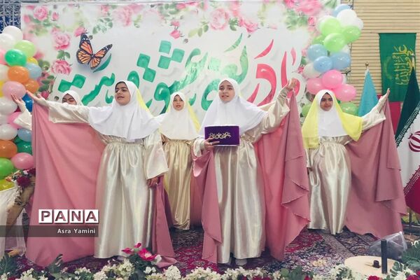 آیین گرامیداشت روز مادر درگلستان