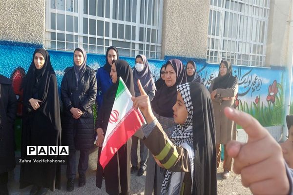 نواختن زنگ مقاومت و بصیرت در دبستان شهید خاکشور زیارت شهرستان شیروان