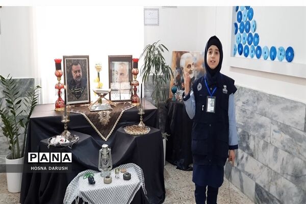 نواختن زنگ ایثار در دبستان شهدای فرهنگی