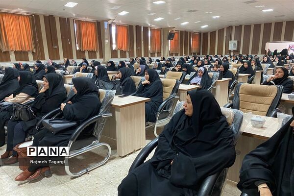 اجتماع بانوان فرهنگی به‌مناسبت ولادت حضرت زهرا(س) و تقارن با سالگرد شهادت سردار حاج قاسم سلیمانی