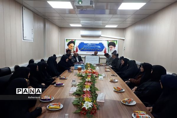 تقدیر از بانوان شاغل در مدیریت آموزش و پرورش شهرستان شادگان به‌مناسبت سالروز میلاد حضرت فاطمه (س) و روز زن