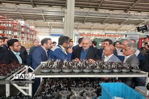 بازدید وزیر صنعت،معدن و تجارت از واحدهای صنعتی اسلامشهر