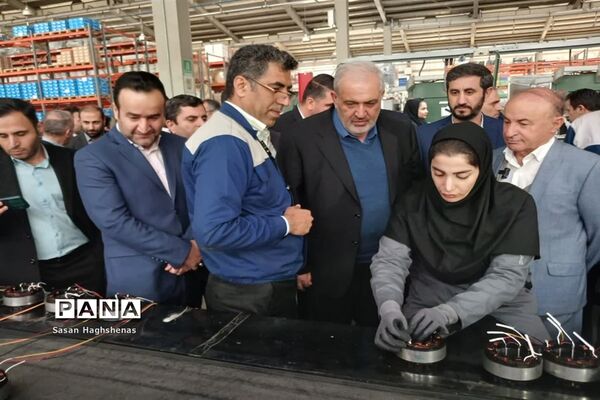 بازدید وزیر صنعت،معدن و تجارت از واحدهای صنعتی اسلامشهر