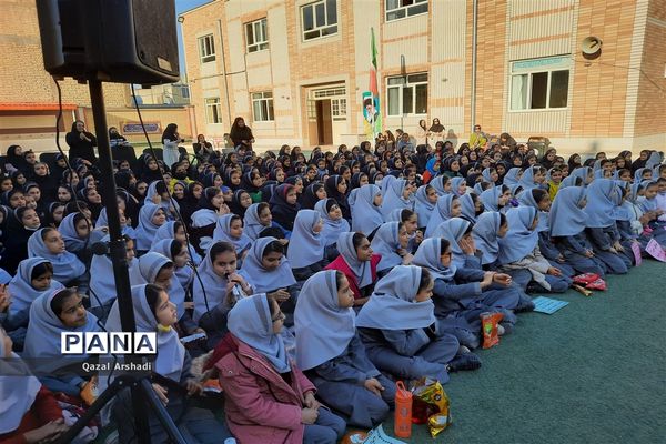 جشن میلاد حضرت زهرا(س) در دبستان های ناحیه 3 شیراز