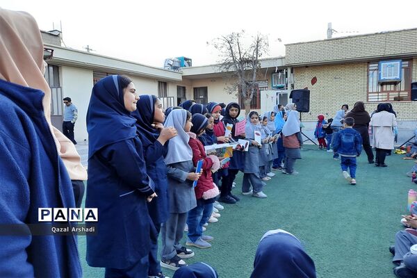 جشن میلاد حضرت زهرا(س) در دبستان های ناحیه 3 شیراز