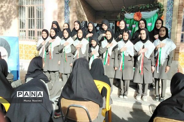 گرامیداشت مراسم شهادت سردار دلها در دبیرستان نمونه دولتی اندیشه  کاشمر