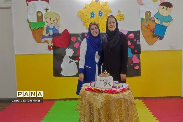 جشن  ولادت حضرت زهرا(س) و روز مادر در مهد کودک گلهای هستی شیروان