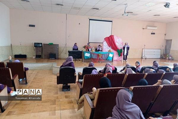 جشن میلاد حضرت زهرا(س) در دبستان معارف 6 ناحیه 3