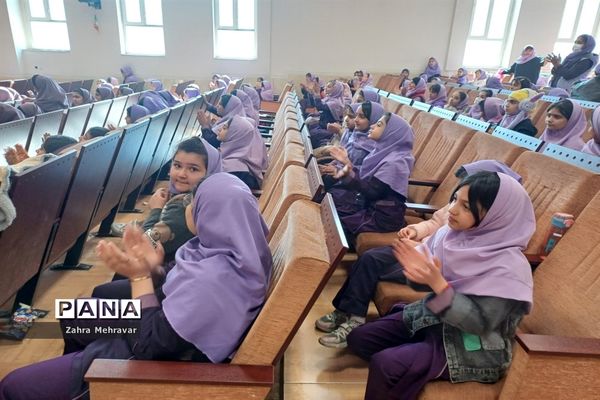 جشن میلاد حضرت زهرا(س) در دبستان معارف 6 ناحیه 3