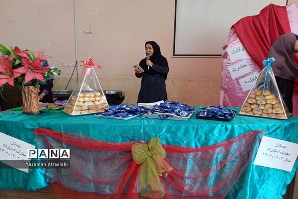 جشن میلاد حضرت زهرا(س) در دبستان معارف 6 ناحیه 3