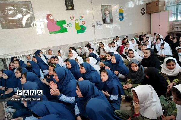 جشن میلاد حضرت زهرا (س) و روز مادر در مدرسه شهید خاقانی شهرستان شیروان