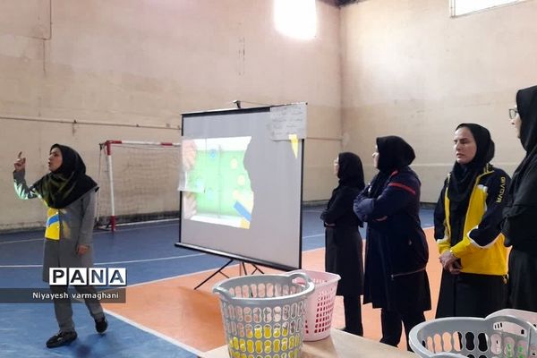 کارگاه اختلالات یادگیری با محوریت بازی درمانی ویژه‌ آموزگاران پایه‌ اول تا سوم 