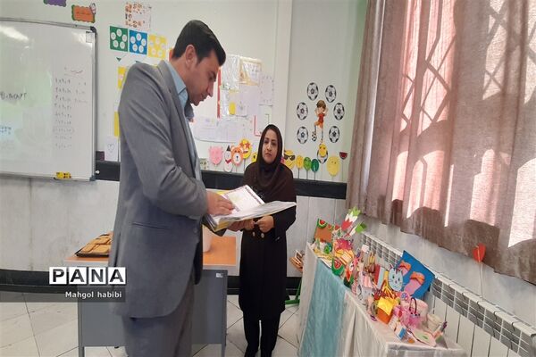 بازدید و تجربه‌گردانی مدیران شهرستان صالح آباد  ازفعالیت‌های دبستان عذرا پور شهریاری