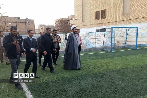 آیین افتتاح زمین چمن مصنوعی هنرستان امام خمینی(ره) خیرآباد در شهرستان ورامین