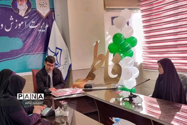 برگزاری جلسه تکریم بانوان اداری آموزش و پرورش منطقه۱۸