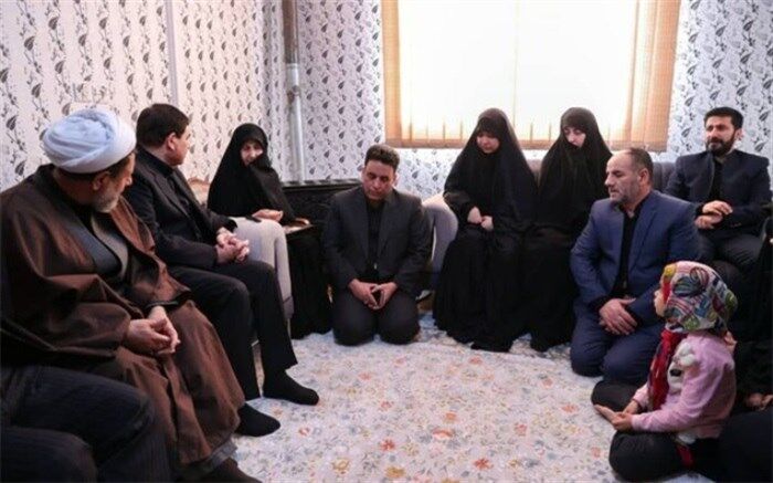 دیدار مخبر با مادری که شاهد شهادت فرزندش در حمله تروریستی کرمان بود
