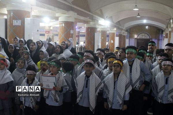 تجدید میثاق دانش‌آموزان با شهدا در بوشهر