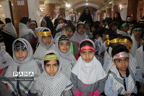 تجدید میثاق دانش‌آموزان با شهدا در بوشهر