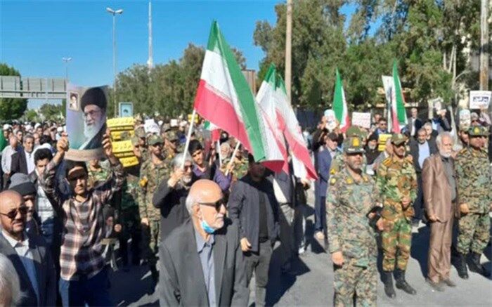 مردم بوشهر حادثه تروریستی گلزار شهدای کرمان را با برپایی راهپیمایی محکوم کردند