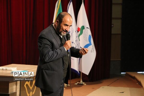 گردهمایی معلمان ناحیه یک قم در همایش «بصیرت فاطمی»