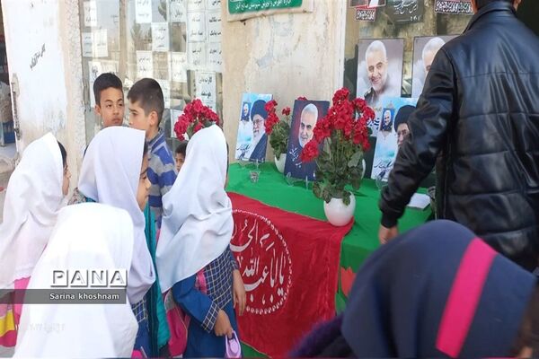برپایی ایستگاه صلواتی  سربازان حاج قاسم توسط دبیرستان پسرانه امام علی (ع)