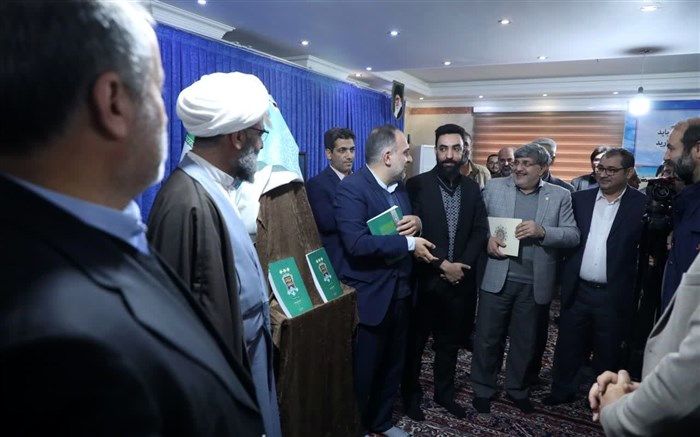 رونمایی از اثر معلم سمنانی به‌عنوان میراث بزرگ معنوی و منظوم ادبیات فارسی