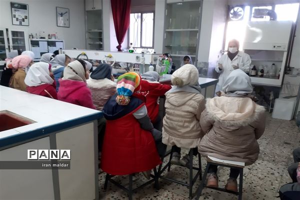 بازدید علمی دانش آموزان دبستان لطیفه از پژوهش سرای رازی ناحیه ۷