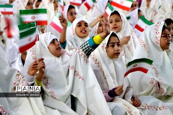 جشن تکلیف 1600 نفری دختران ناحیه یک بهارستان