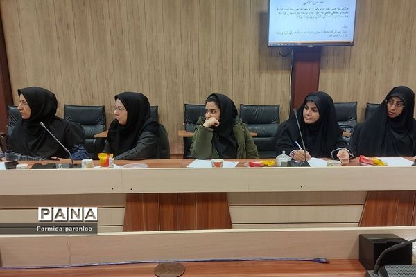 کارگاه مدیریت پرخاشگری کودکان در اداره آموزش و پرورش بهارستان‌دو