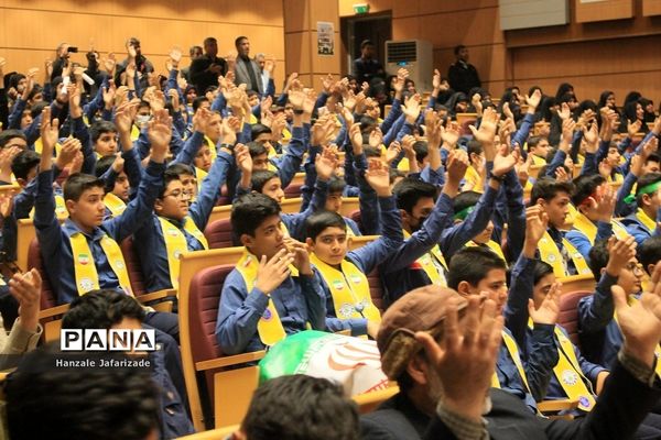 مراسم یادبود شهدای دانش‌آموز حادثه تروریستی گلزار شهدا کرمان