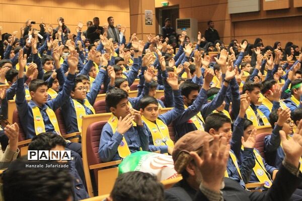 مراسم یادبود شهدای دانش‌آموز حادثه تروریستی گلزار شهدا کرمان